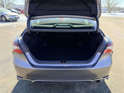Used 2022 Toyota Camry SE image 14