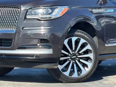 Used 2024 Lincoln Navigator Reserve image 2