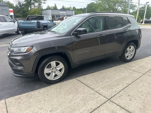 Used 2022 Jeep Compass Latitude w/ Convenience Group FWD image 6