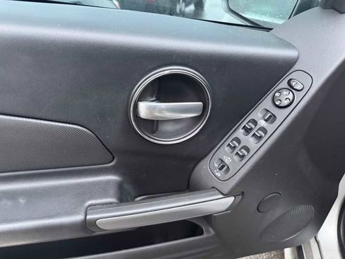 Used 2006 Pontiac Grand Prix w/ Premium Package image 14