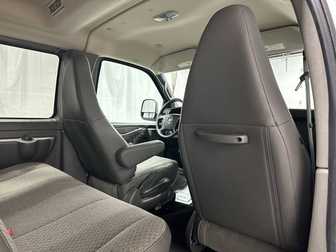 Used 2025 Chevrolet Express 3500 LT w/ LT Preferred Equipment Group image 41