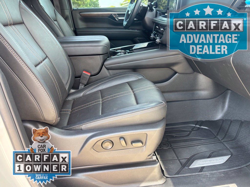 Used 2025 Chevrolet Suburban High Country AWD/4WD image 29