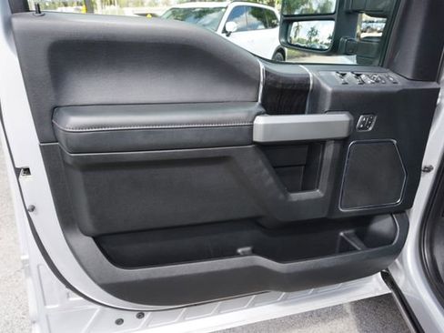 Certified 2019 Ford F450 Platinum w/ Platinum Ultimate Package AWD/4WD image 31