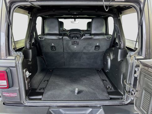 Used 2019 Jeep Wrangler Unlimited Rubicon AWD/4WD image 24