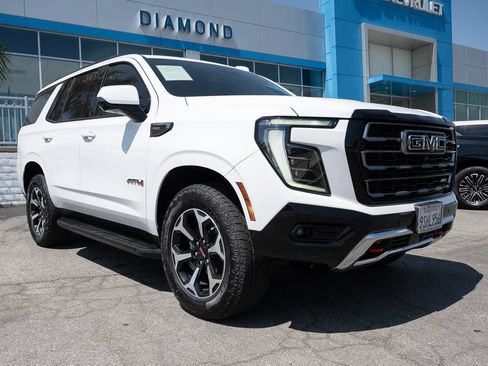 Used 2025 GMC Yukon AT4 AWD/4WD image 1