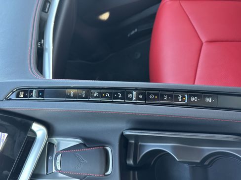 Used 2025 Chevrolet Corvette Stingray Coupe w/ 1LT image 19