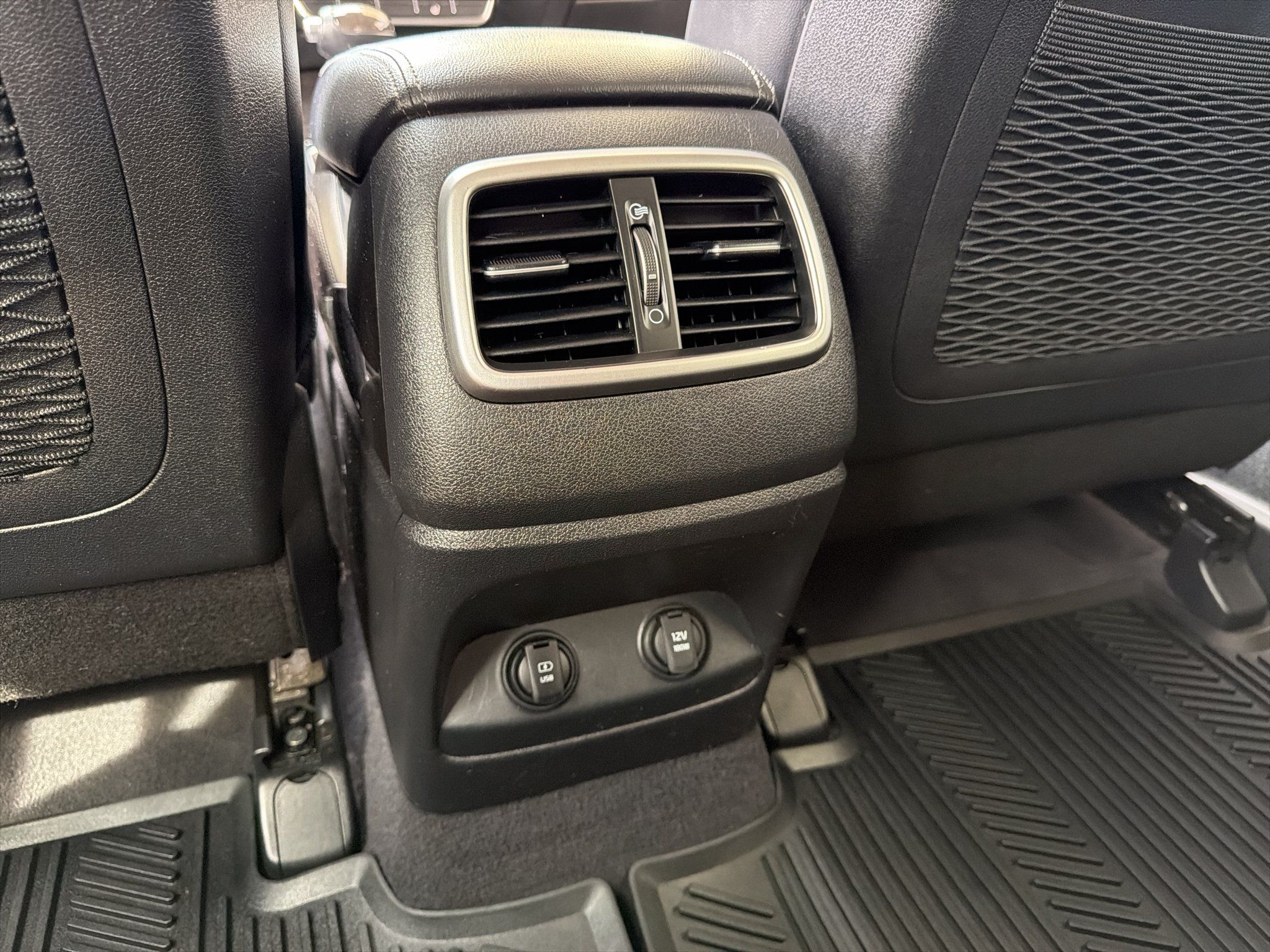 Used 2018 Kia Sorento EX AWD/4WD image 15