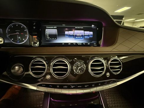 Used 2017 Mercedes-Benz S 550 Sedan image 21