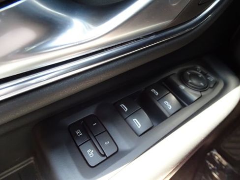 Used 2022 Chevrolet Tahoe LT AWD/4WD image 21