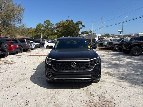 Used 2025 Volkswagen Atlas SEL Premium R-Line image 16