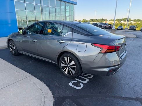 Used 2019 Nissan Altima 2.5 SL FWD image 2