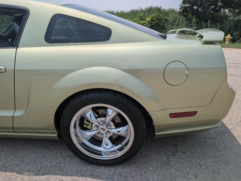 Used 2005 Ford Mustang GT Premium RWD image 23