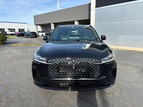 New 2025 Lincoln Aviator Black Label w/ Jet Appearance Package image 2