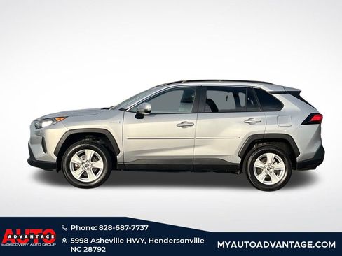 Used 2020 Toyota RAV4 LE image 2