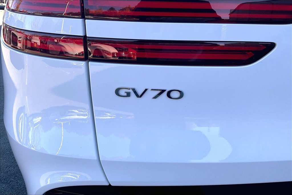 Used 2022 Genesis GV70 2.5T AWD/4WD image 25