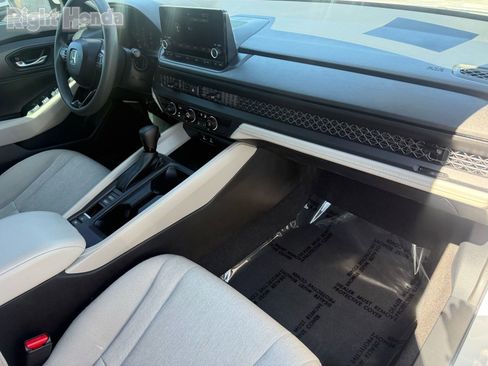 Used 2023 Honda Accord LX image 30