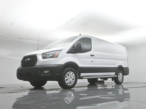 Certified 2025 Ford Transit 250 Low Roof w/ Exterior Upgrade Package RWD image 45