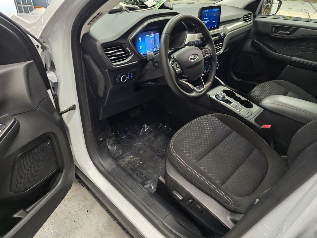 Used 2024 Ford Escape Active AWD/4WD image 14