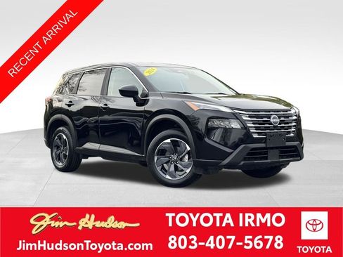 Used 2024 Nissan Rogue SV image 1