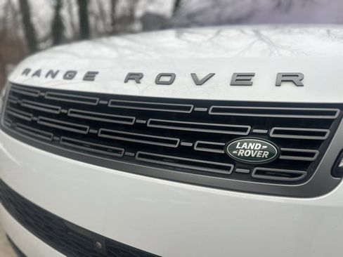 Used 2023 Land Rover Range Rover Sport SE image 10