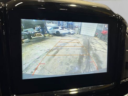 Used 2018 Chevrolet Traverse LT image 29