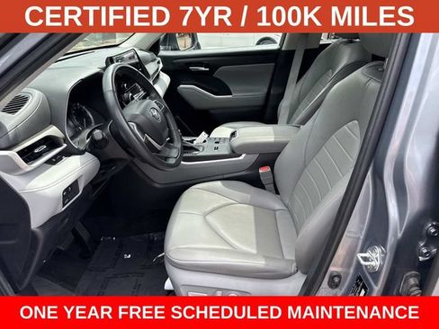 Used 2023 Toyota Highlander XLE FWD image 14