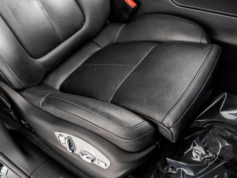 Used 2018 Porsche Macan S image 30