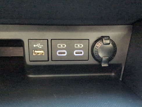 Used 2023 Toyota Highlander Limited FWD image 41
