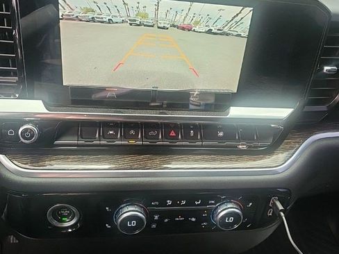 Used 2022 GMC Sierra 1500 SLE AWD/4WD image 7