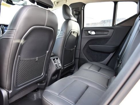 Certified 2025 Volvo XC40 B5 Plus image 13