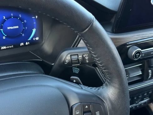 Used 2020 Ford Escape Titanium AWD/4WD image 32