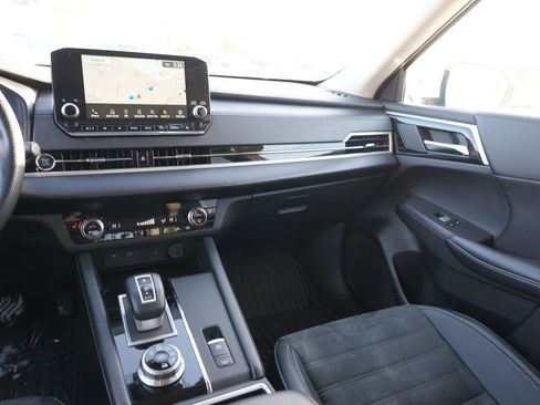 Used 2024 Mitsubishi Outlander SE image 21