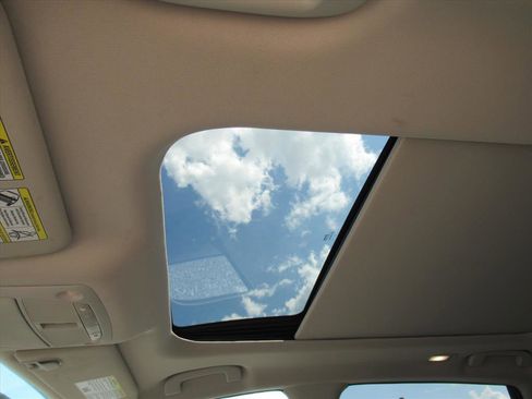 Used 2018 Nissan Murano SL w/ Moonroof Package image 19