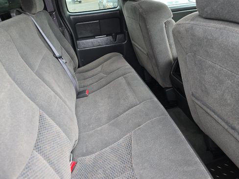 Used 2006 Chevrolet Silverado 2500 LT w/ Heavy-Duty Power Package image 16