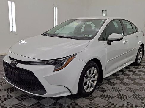 Used 2022 Toyota Corolla LE image 8