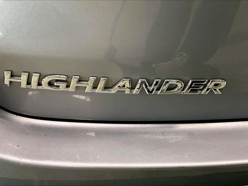 Used 2014 Toyota Highlander XLE image 10