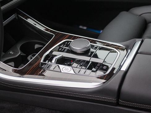 Used 2026 BMW X5 sDrive40i RWD image 19