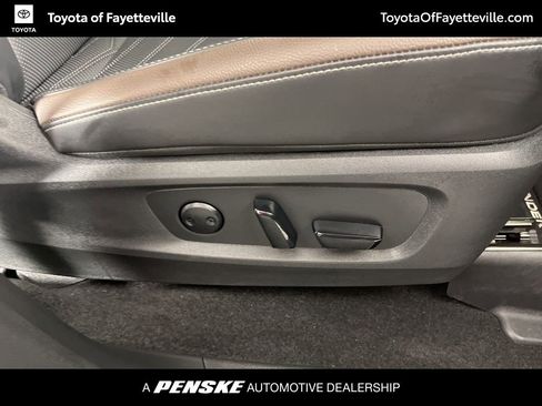 Used 2025 Nissan Pathfinder Platinum image 8