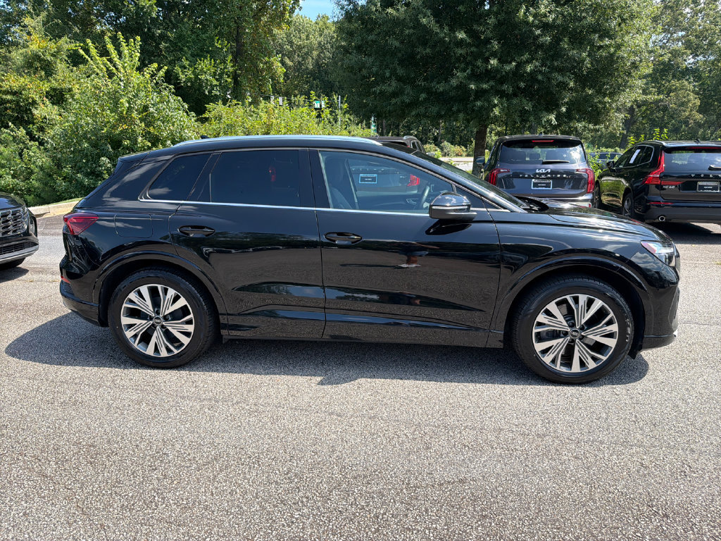 Used 2023 Audi Q4 e-tron Premium Plus RWD image 8