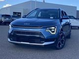 Used 2023 Kia Niro SX Touring image 3