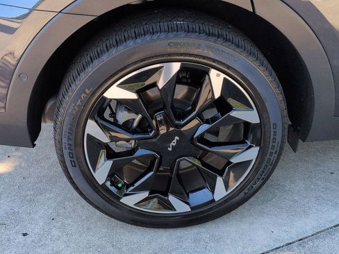 Used 2025 Kia Sorento SX image 27