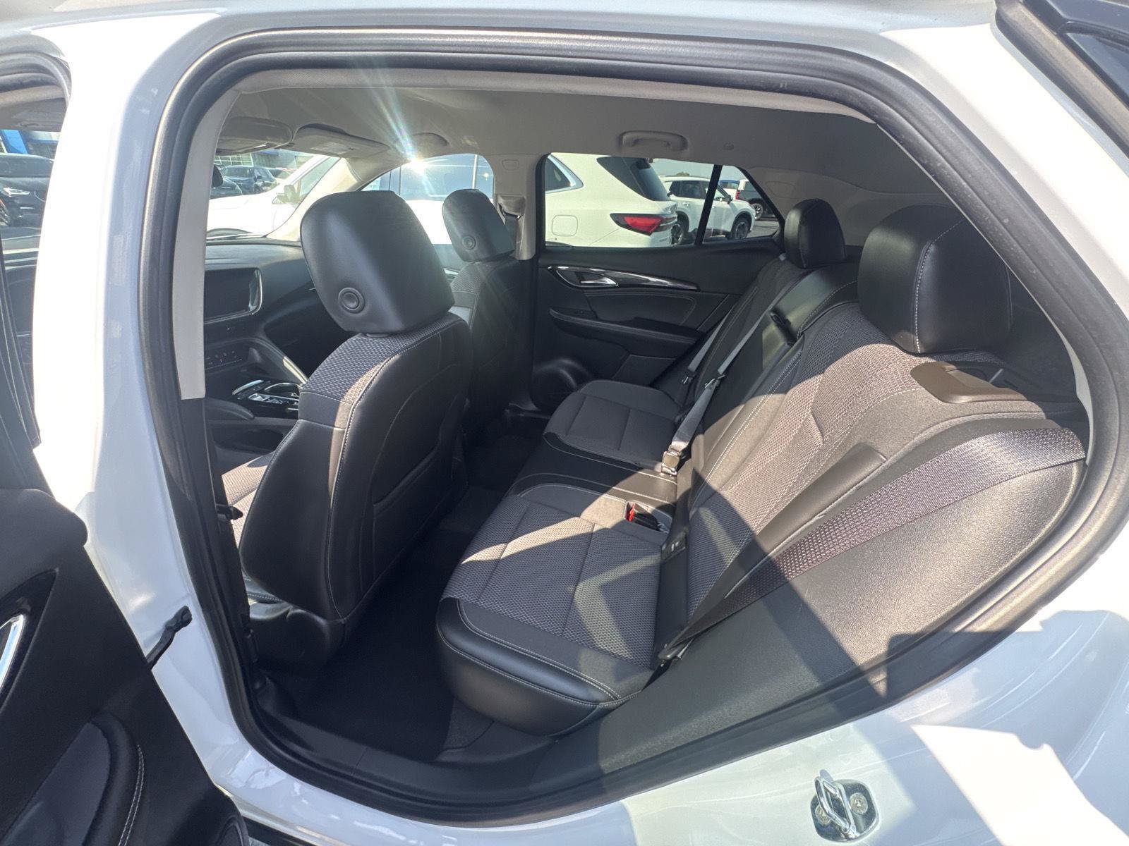 Used 2023 Buick Envision Preferred FWD image 9