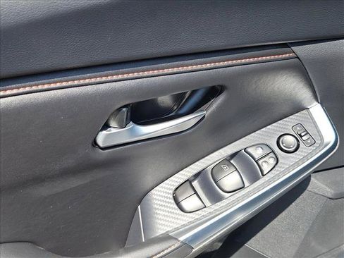 Used 2025 Nissan Sentra SR FWD image 17