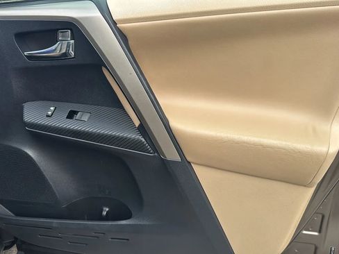 Used 2013 Toyota RAV4 Limited FWD image 28