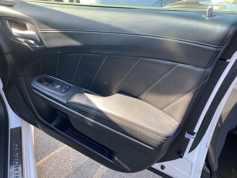 Used 2019 Dodge Charger Scat Pack w/ Dynamics Package RWD image 27