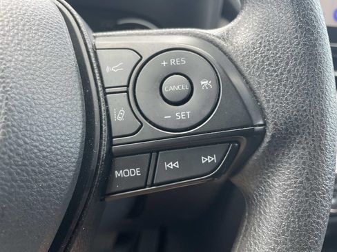 Used 2025 Toyota RAV4 XLE AWD/4WD image 23
