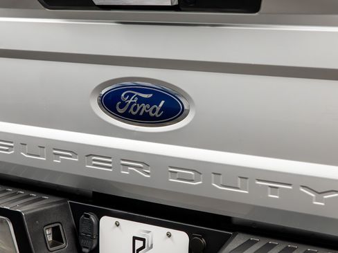 Used 2018 Ford F250 Lariat w/ Chrome Package AWD/4WD image 18