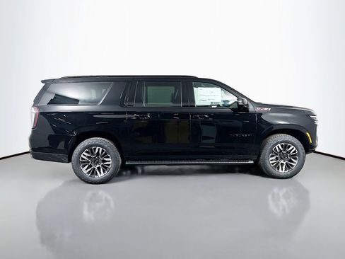 New 2026 Chevrolet Suburban Z71 image 4