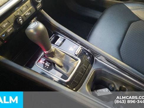 Used 2024 Jeep Compass Latitude image 10