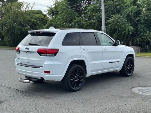 Certified 2022 Jeep Grand Cherokee Laredo X image 5
